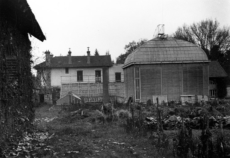 Maison de jardinier (1) : serre, vue du sud, vers 1940.