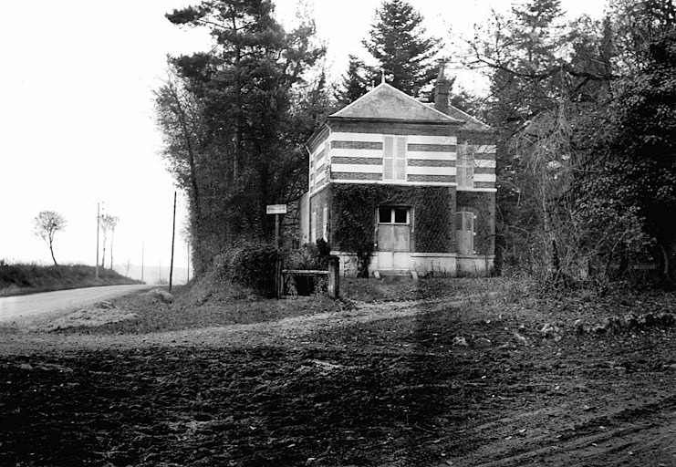 Maison de garde : vue du nord ouest, vers 1940.