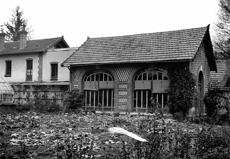 Maison de jardinier (1) : orangerie vue du sud est, vers 1940.