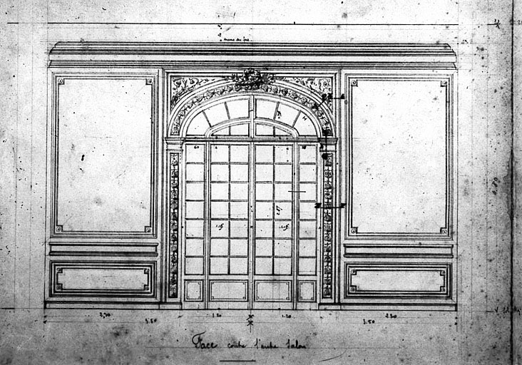 Château. Grand salon du rez de chaussée, face sud.