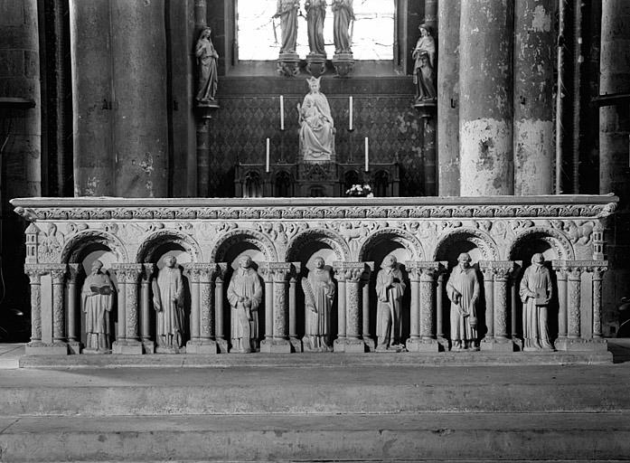 Autel, gradin d'autel, tabernacle (maître-autel, autel tombeau, tabernacle architecturé)