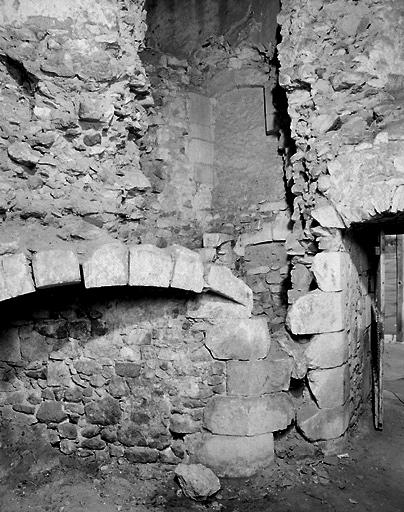 Tour d'enceinte, cage d'escalier.