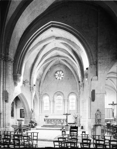 Vue du choeur de l'église.