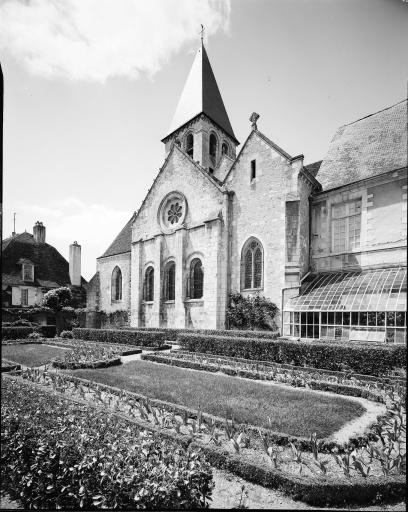 Eglise, vue du chevet prise du nord-est.