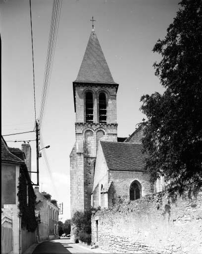 Vue de l'église prise de l'est.