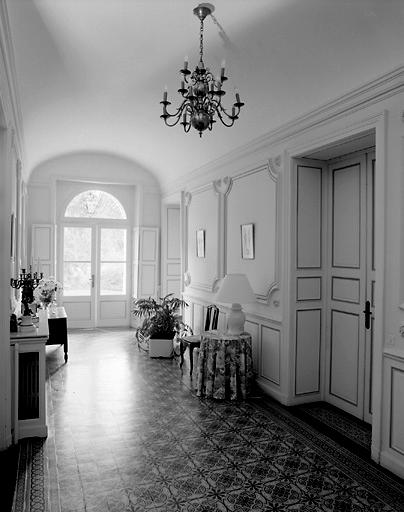Corps de bâtiment principal, vestibule.