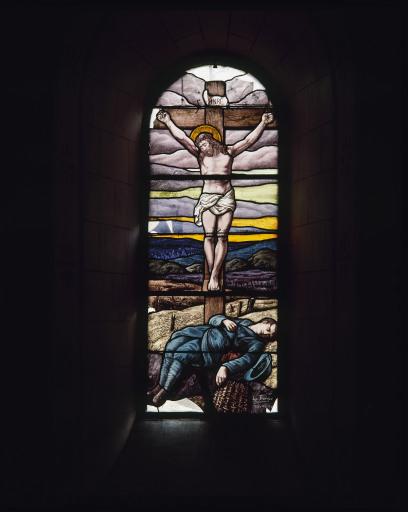 Verrière (vitrail tableau) : Christ en croix, commémorative de la guerre de 1914-1918