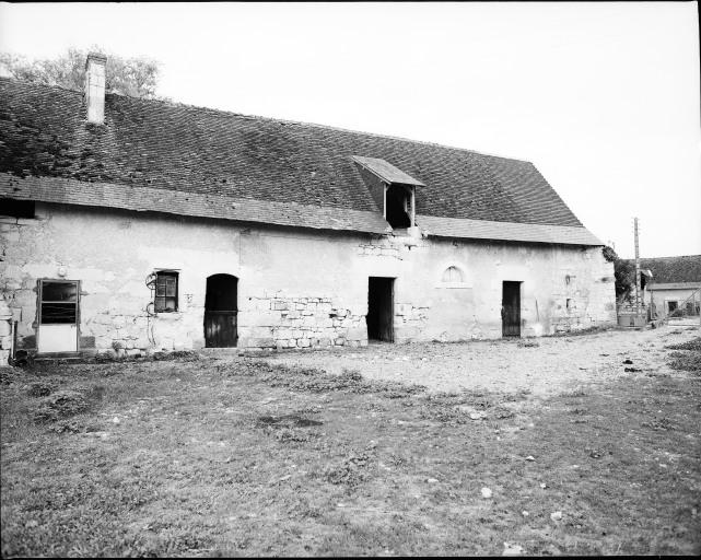 Bâtiment abritant le logis et les étables.