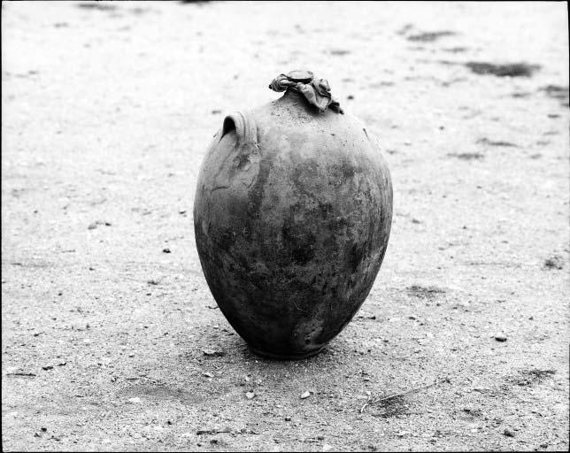 Bouteille en terre cuite.