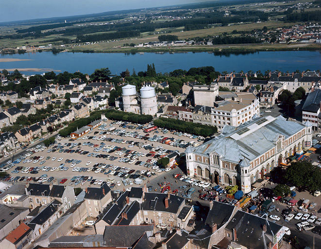 Halle aux grains, actuellement salle de spectacle