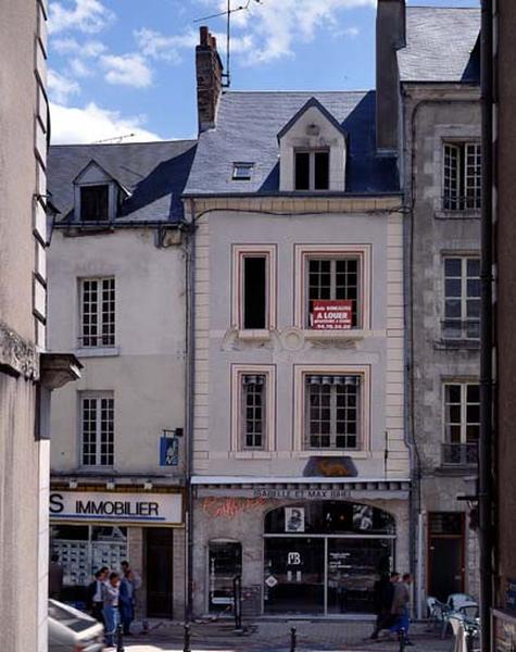 Façade sur rue après restauration.