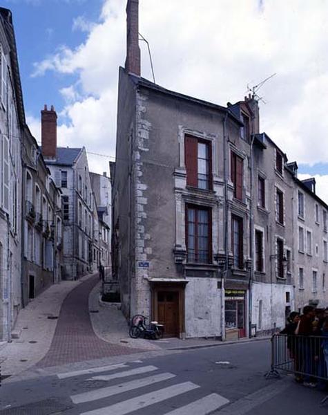 Façade ouest sur rue des Juifs.