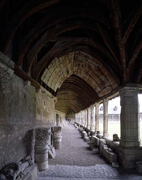 Vue intérieure de la galerie sud.