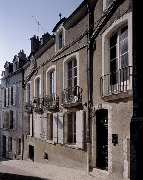 Façade sur rue.