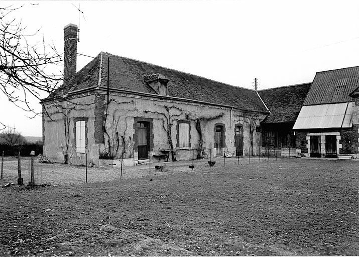 Logis : vue prise du sud ouest.