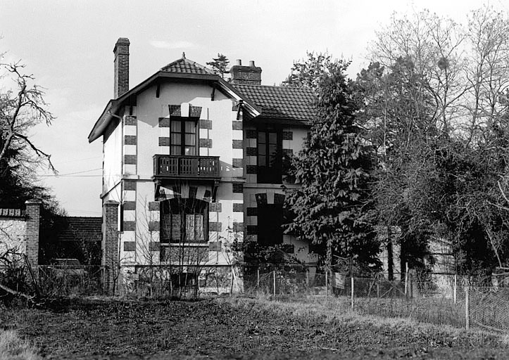 Maison de jardinier (A) : façade antérieure vue de l'est.