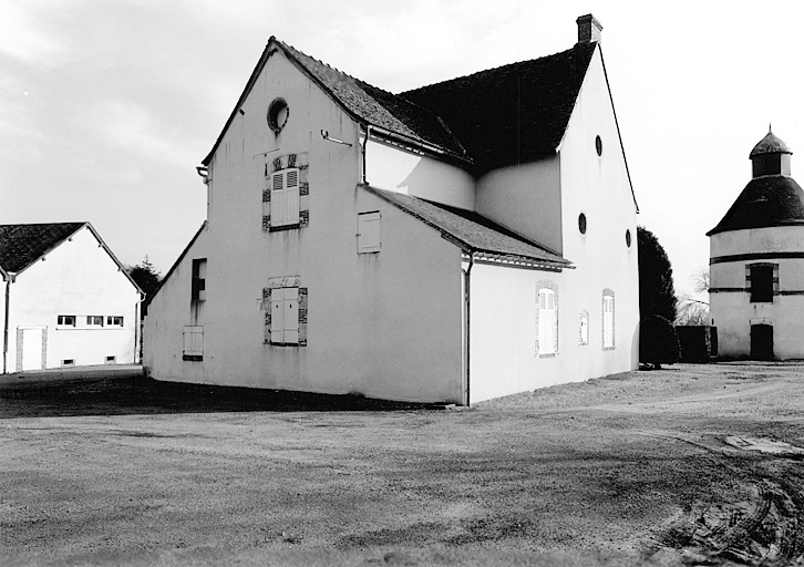 Ferme de la Métairie : vue arrière du logis.