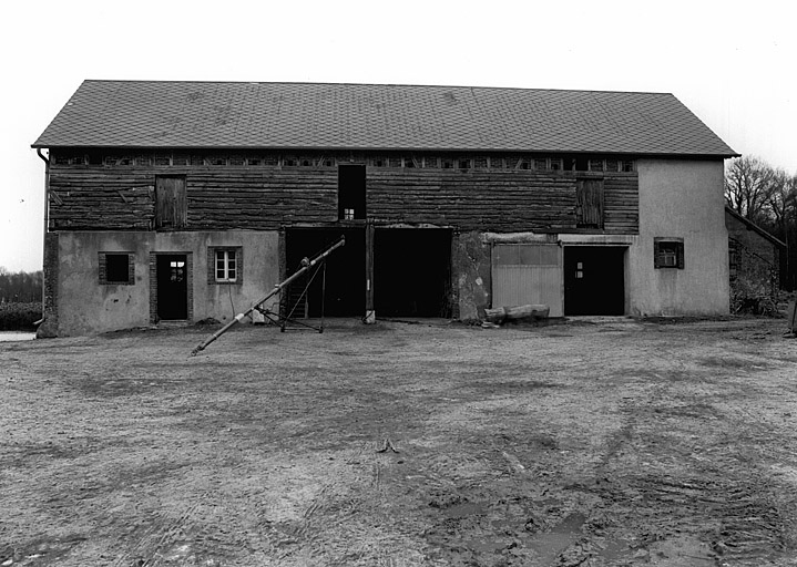 Grange remise : façade sud ouest.