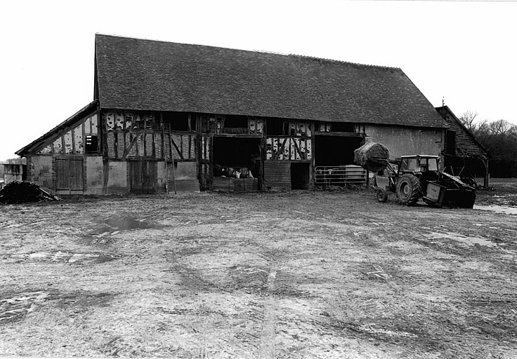 Grange étable remise : façade nord est.