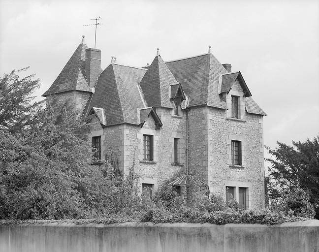 Maison rue Emile Benaise et rue de l'Isle.