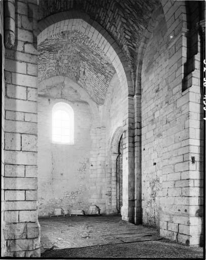 Eglise, bras nord du transept.