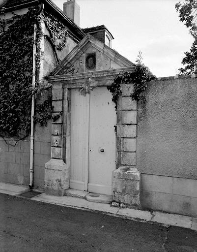 Maison du 15 rue des Cloutiers : portail
