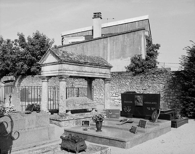 Cimetière. Vue partielle.