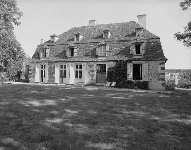 Façade sur jardin.