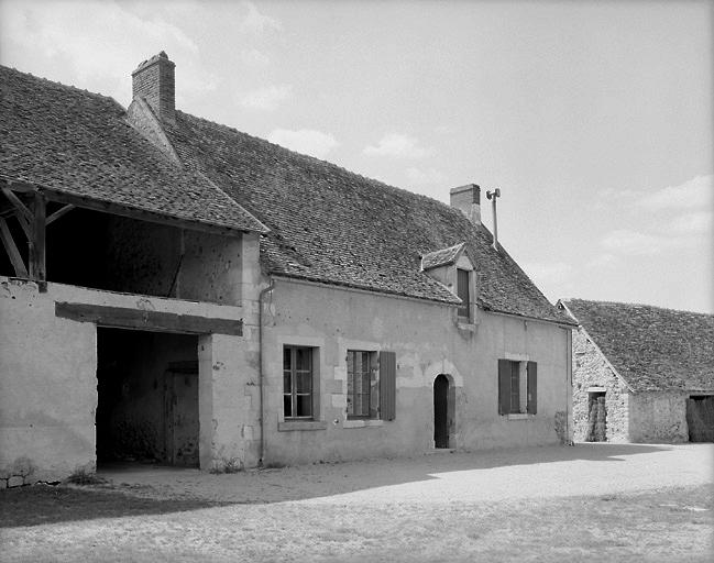 Maison d'habitation, façade est sur cour.
