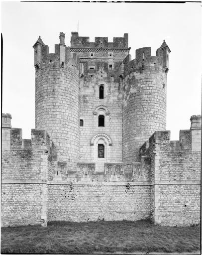 Le donjon vu du sud.