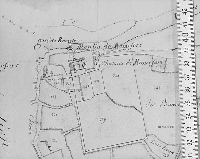 Plan du château en 1818 d'après le premier cadastre au 1/5000e, section C3.