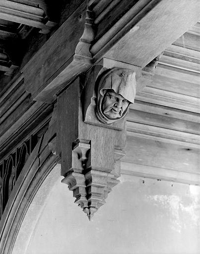 Donjon, salle sur deux niveaux, détail du plafond.