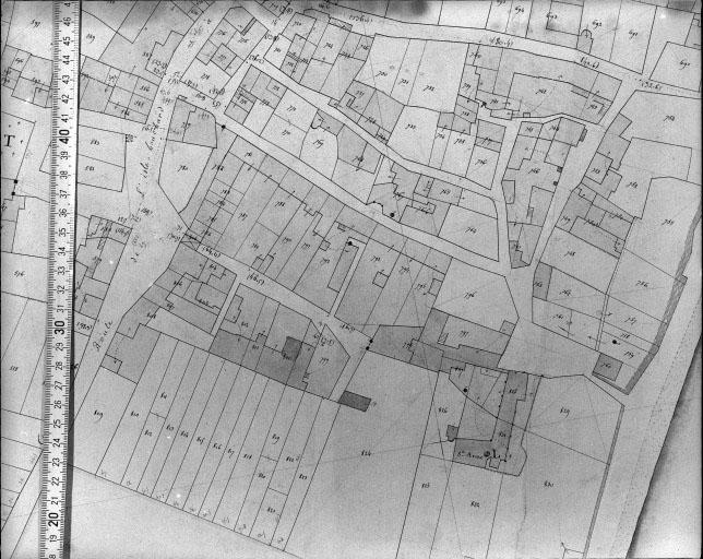 Extrait du plan cadastral ancien, section B2 formant le plan d'alignement du bourg, dressé par Gaudron en 1832.