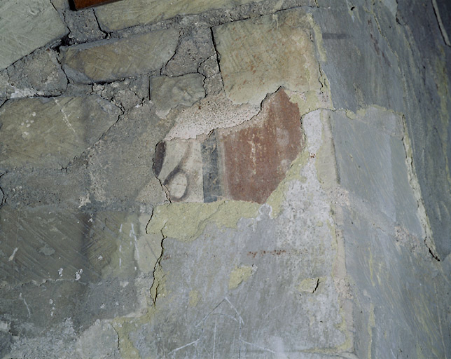 Embrasement des fenêtres hautes, détail : vestiges de peintures murales.