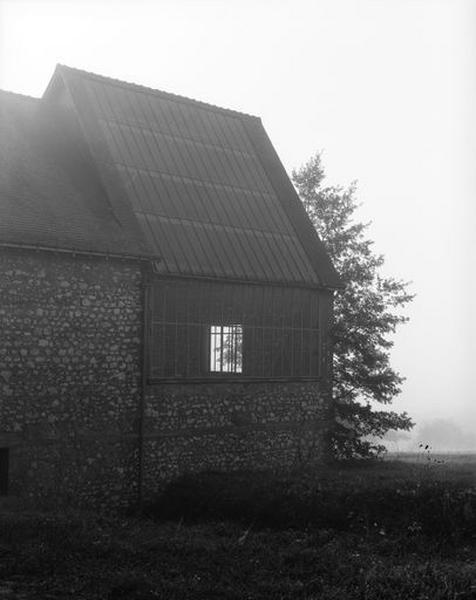 Atelier de réalisation des mobiles et stabiles d'Alexandre Calder.