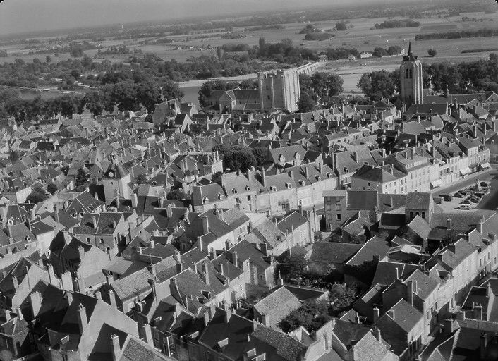 Vue aérienne de la ville prise du nord-ouest vers le sud en 1963.