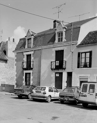 Maison du 6-8 place du Bâteau.