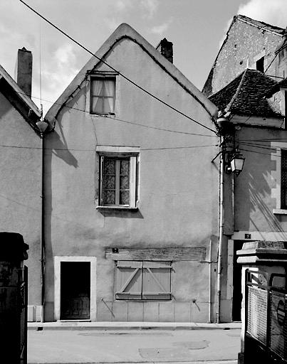 Façade à pignon sur rue au 7 Grande rue.