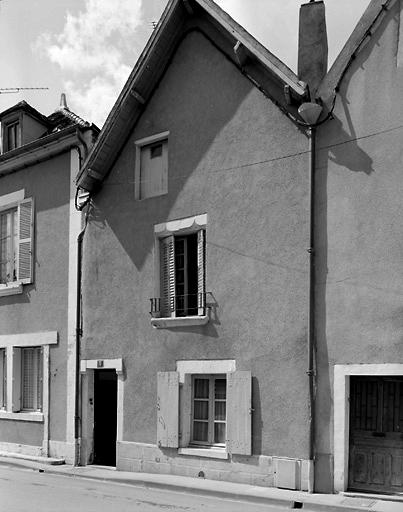 Maison du 5 Grande rue, façade à pignon sur rue sur rue.