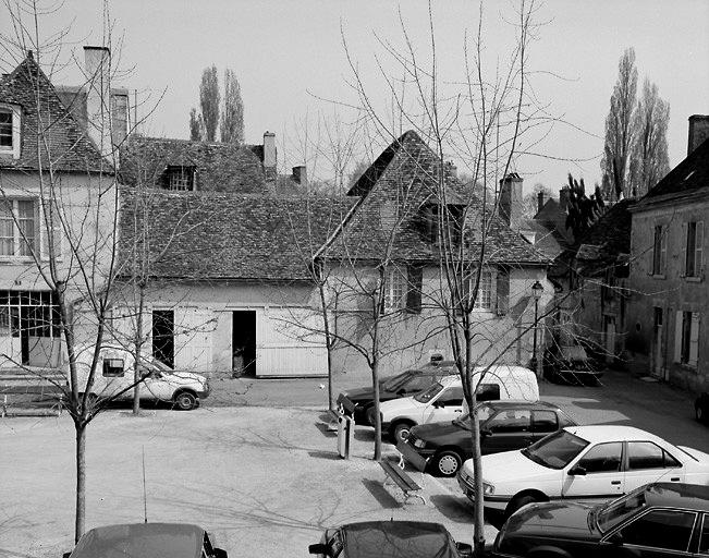 Maisons côté nord de la place de la Palisse.