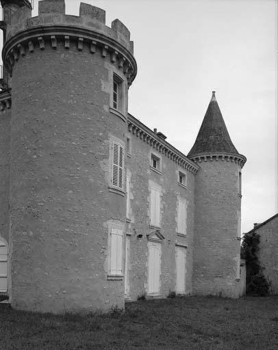 Partie 1840 du manoir : façade est donnant sur l'Anglin.