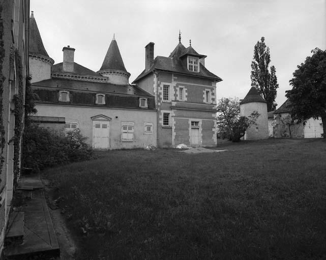 Vue du manoir prise du nord.