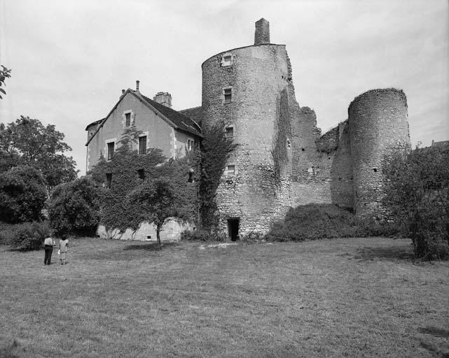 Le château vu du sud-est.