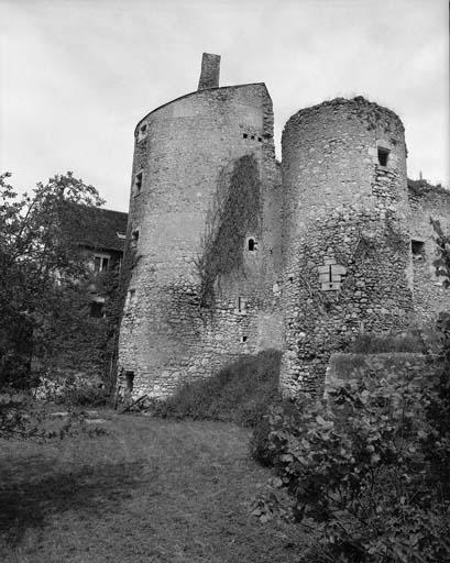 Le donjon et la tour sud-est.