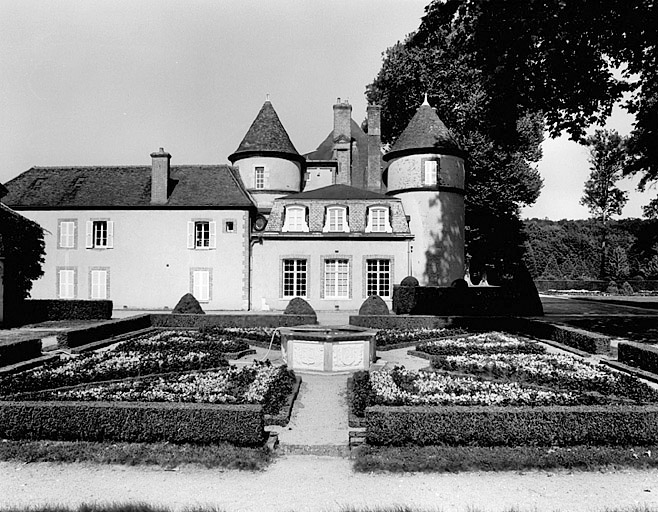 Vue générale du corps de logis, du sud.