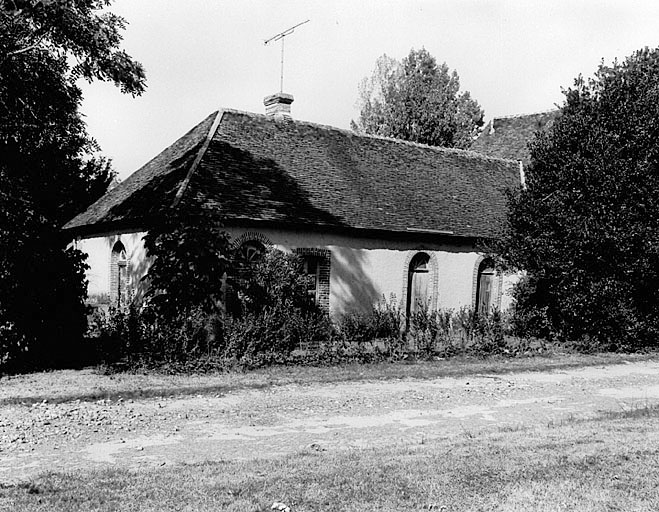 Vue générale d'un commun du XVIIIe siècle remanié au XIXe.