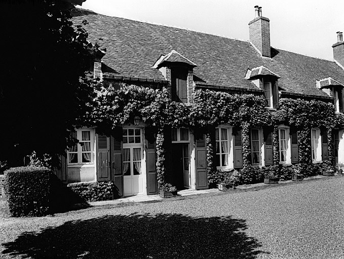 Vue générale du logis, du sud.