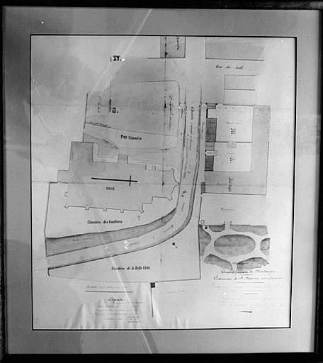 Plan de masse de l'église de Saint-Maurice, du cimetière et du presbytère, vers 1880, encre et lavis, éch. 1/200e.