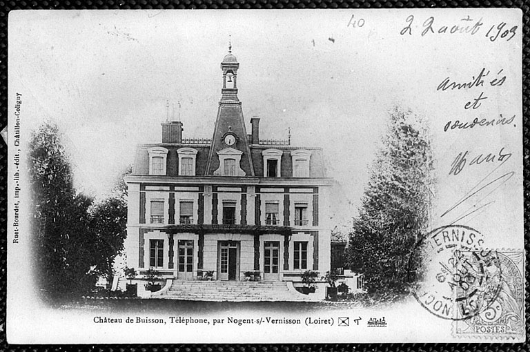 Vue générale du château vers 1900, avant la construction du pavillon ouest, du sud (carte postale ancienne).
