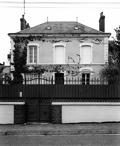 Le Bourg : vue générale d'une maison dite Villa 'Mon Rêve' au début du XXe siècle.